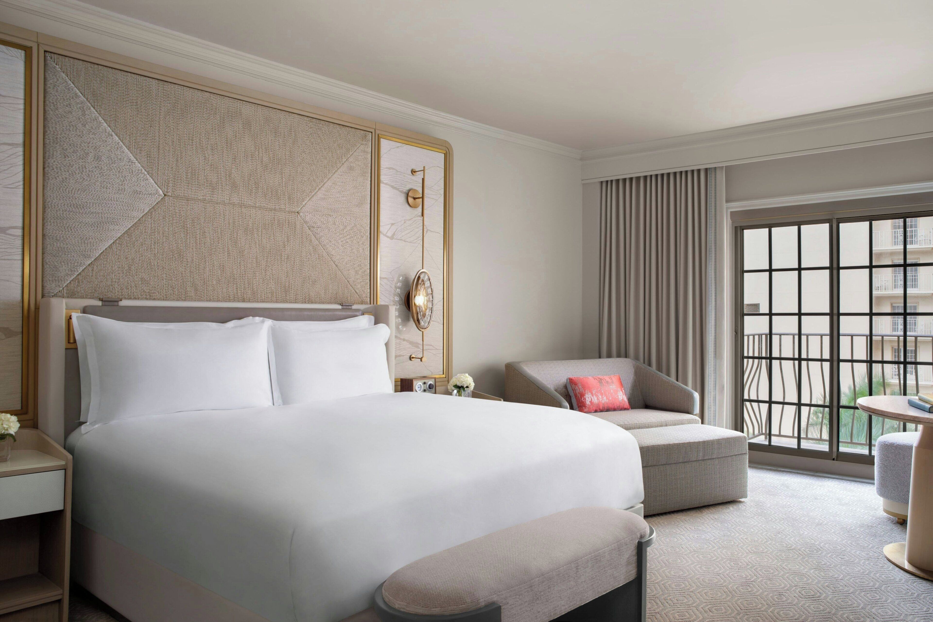 Room, 1 King Bed, Coastal View | Egyptian cotton sheets, premium bedding, pillowtop beds, minibar