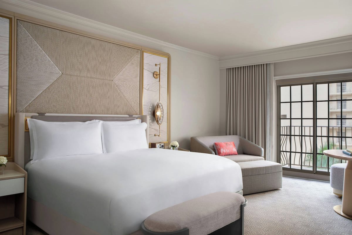 Room, 1 King Bed, Coastal View | Egyptian cotton sheets, premium bedding, pillowtop beds, minibar