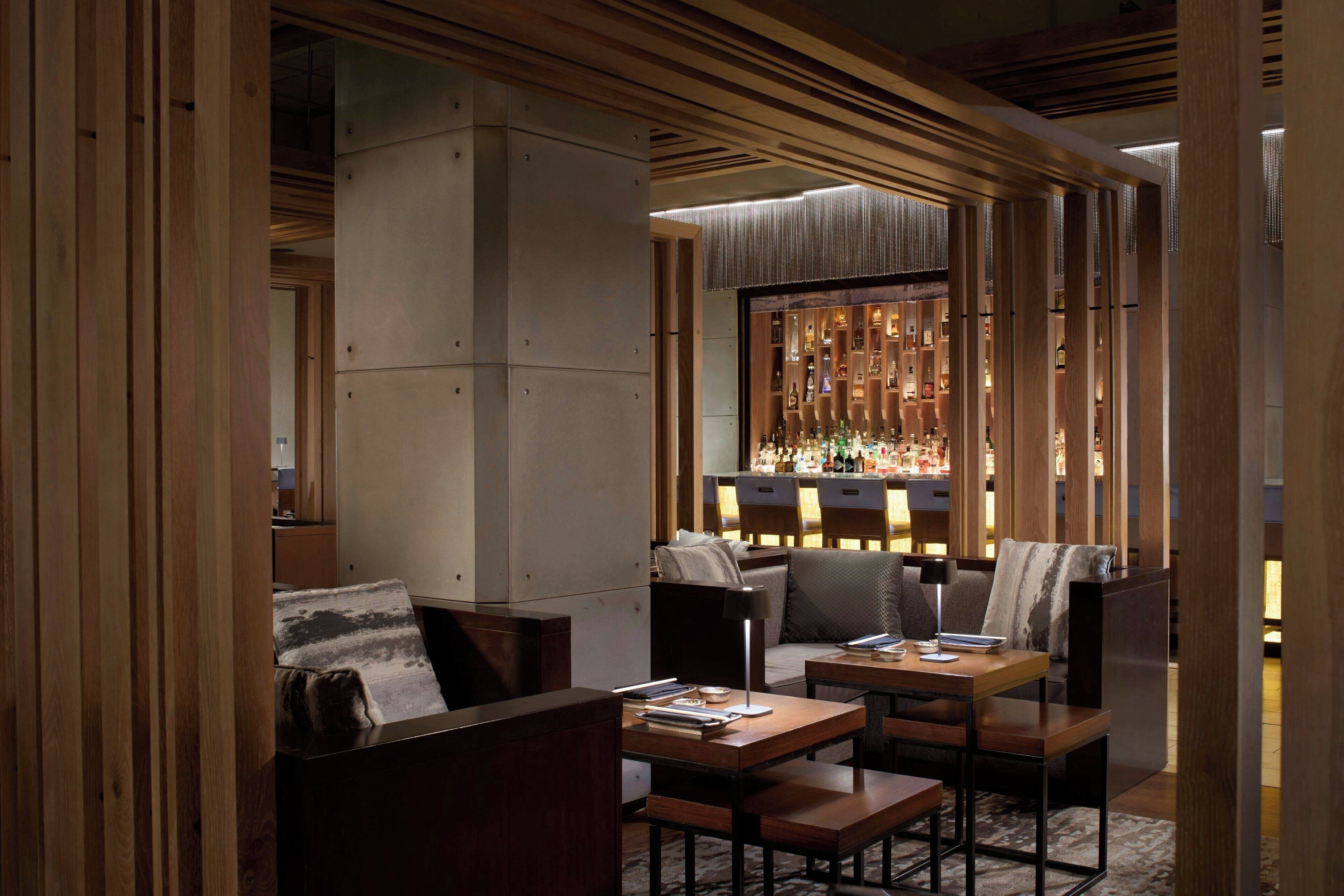 3 bars/lounges, poolside bar