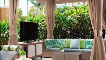 2 outdoor pools, pool umbrellas, sun loungers