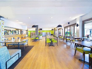 3 quầy bar/khu lounge 
