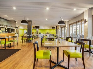 Daily buffet breakfast for a fee - ibis Styles Karratha (Karratha)