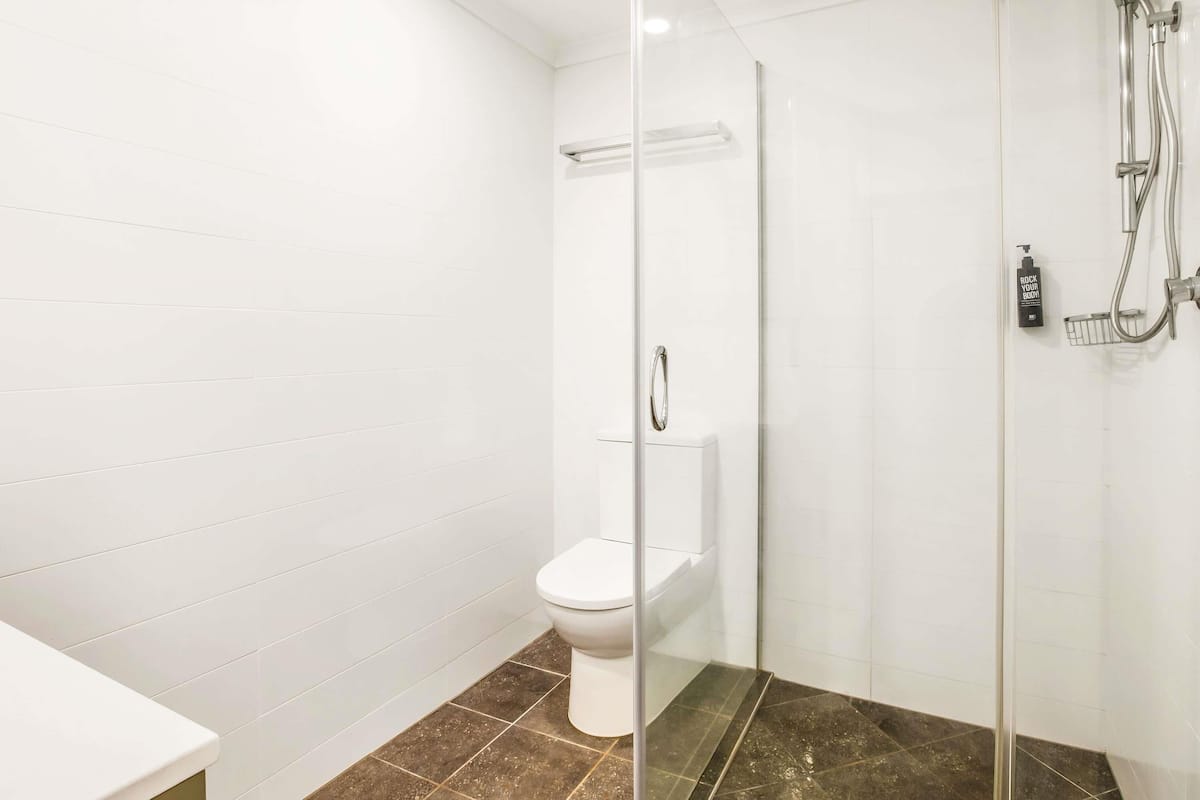 Minibar, Schreibtisch, schallisolierte Zimmer, Bügeleisen/Bügelbrett