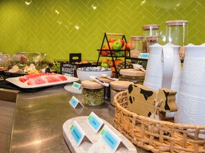Petit déjeuner buffet (35 AUD par personne)