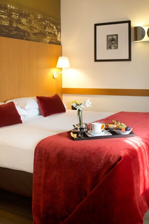 Junior Suite | Premium bedding, minibar, in-room safe, desk - Starhotels Tourist (Milan)