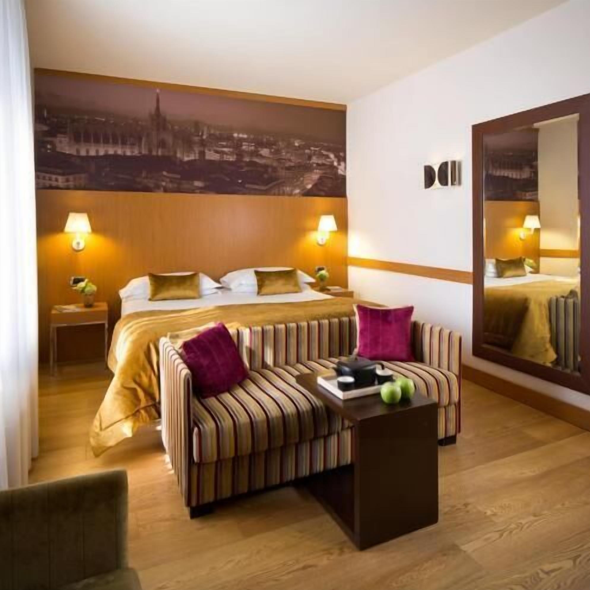 Premium bedding, minibar, in-room safe, desk