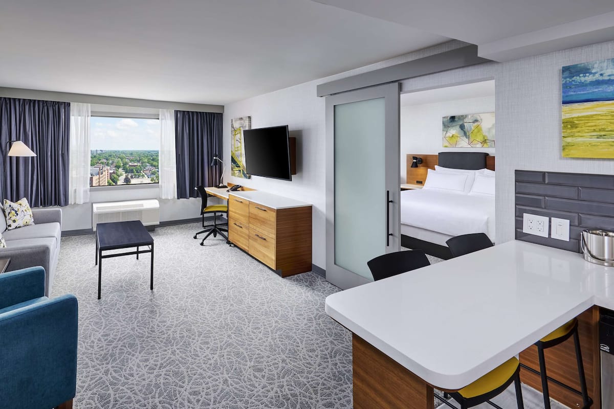 Suite, 1 King-Bett (2 Rooms)