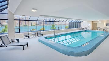 Indoor pool, sun loungers