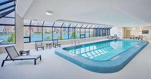 Indoor pool, sun loungers