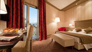 Phòng đôi hoặc 2 giường đơn Tiêu chuẩn, 1 phòng ngủ, quang cảnh hồ | Minibar, két bảo mật tại phòng, bàn, màn/rèm cản sáng