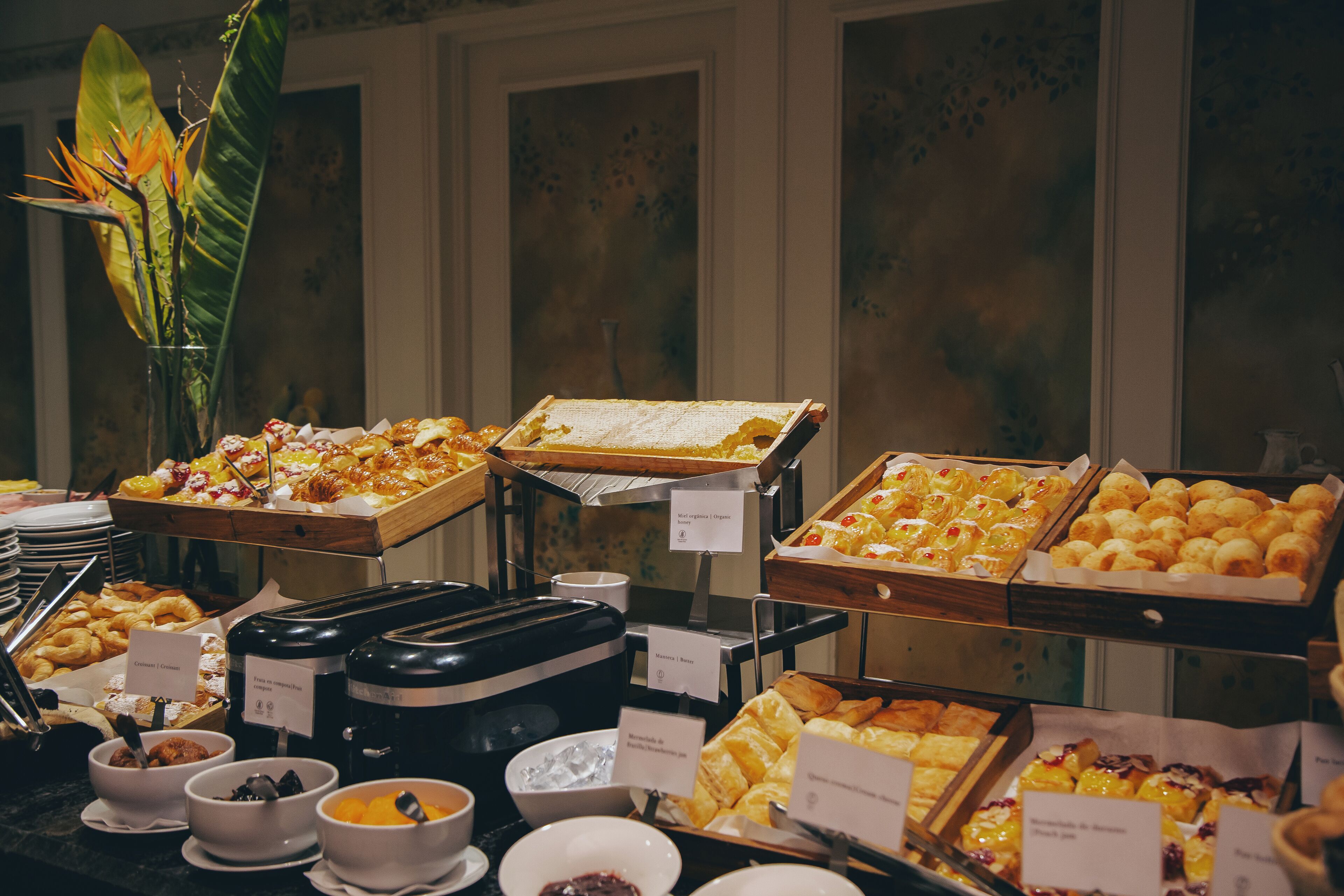Daily buffet breakfast for a fee