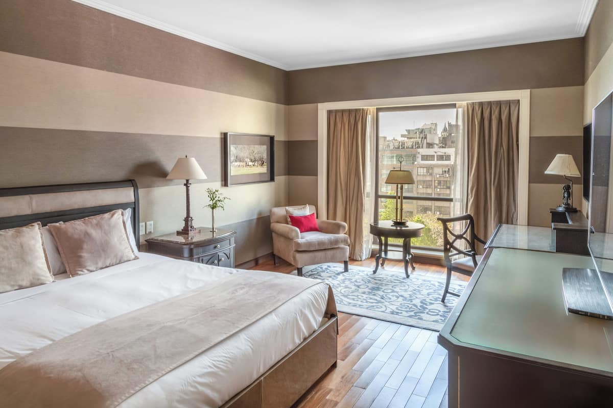 1 bedroom, premium bedding, pillow-top beds, minibar