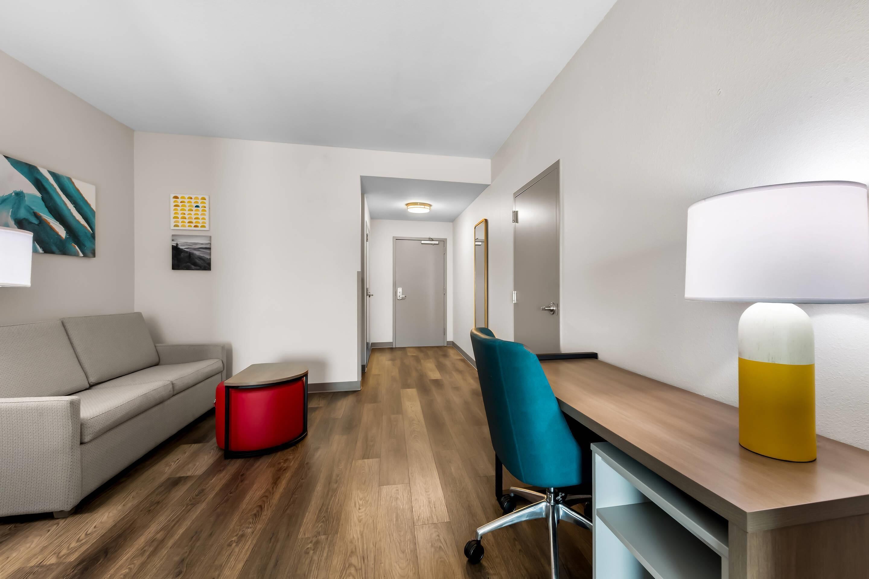 suite, multiple beds, accessible, non smoking | premium bedding, desk, blackout curtains, iron/ironing board