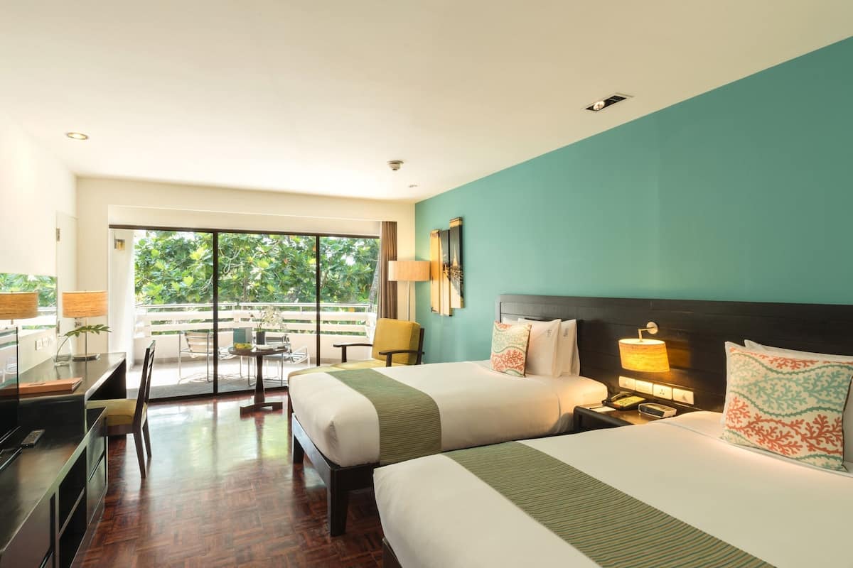 Superior Twin Room, Sea View | 1 bedroom, in-room safe, desk, blackout curtains