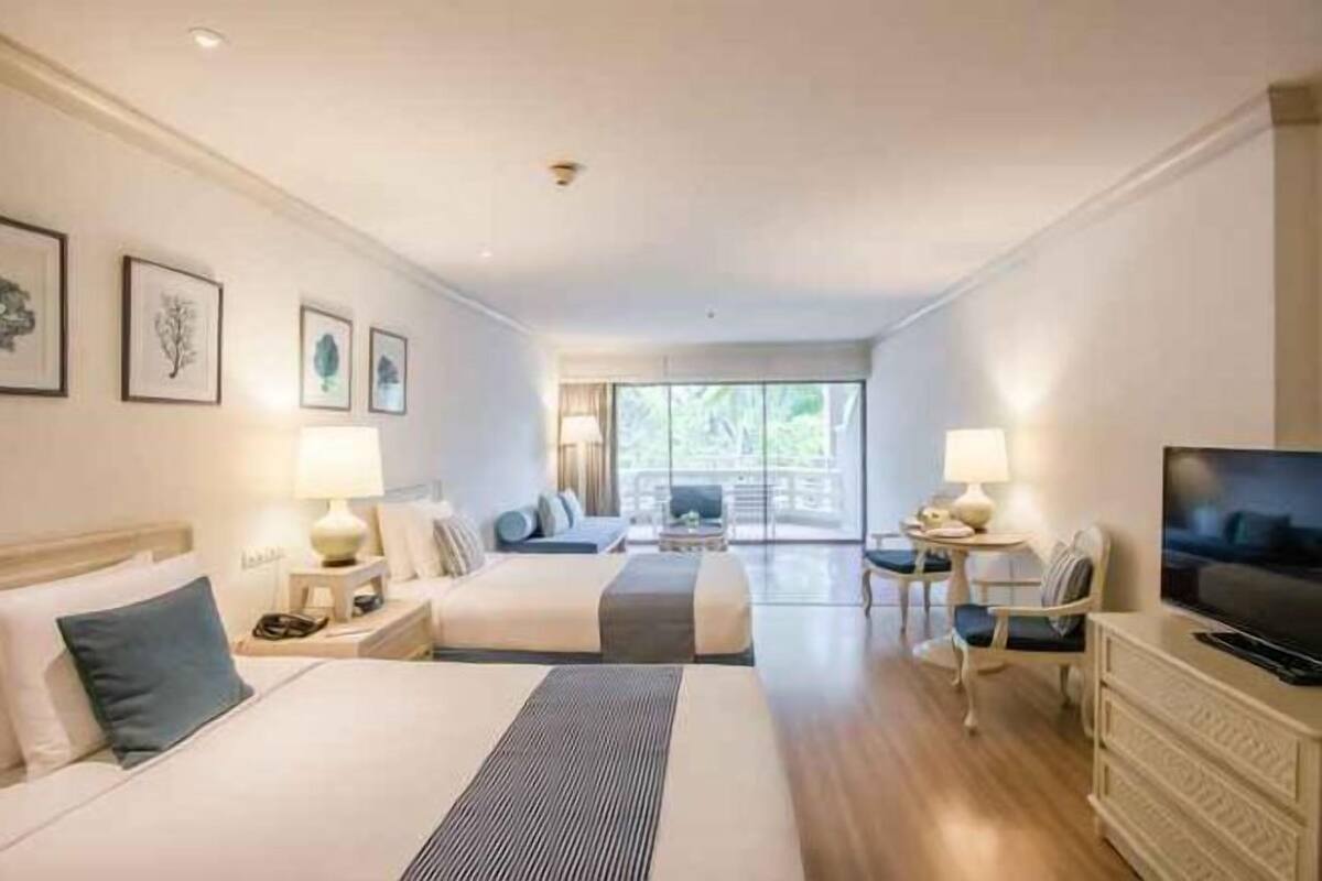 In-room safe, desk, blackout curtains, iron/ironing board (on request)