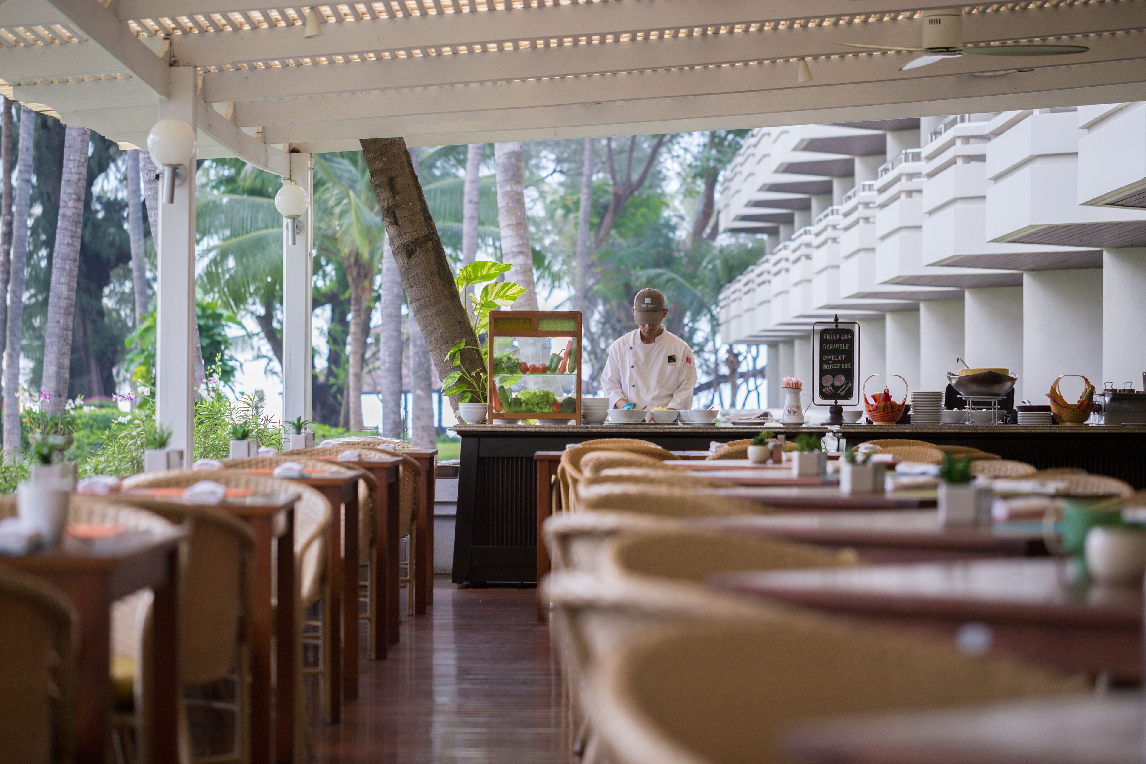 Daily buffet breakfast (THB 730 per person)