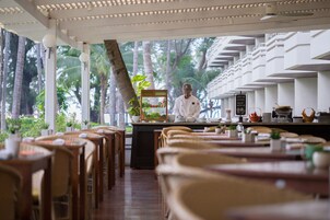 Desayuno buffet todos los días (con cargo)