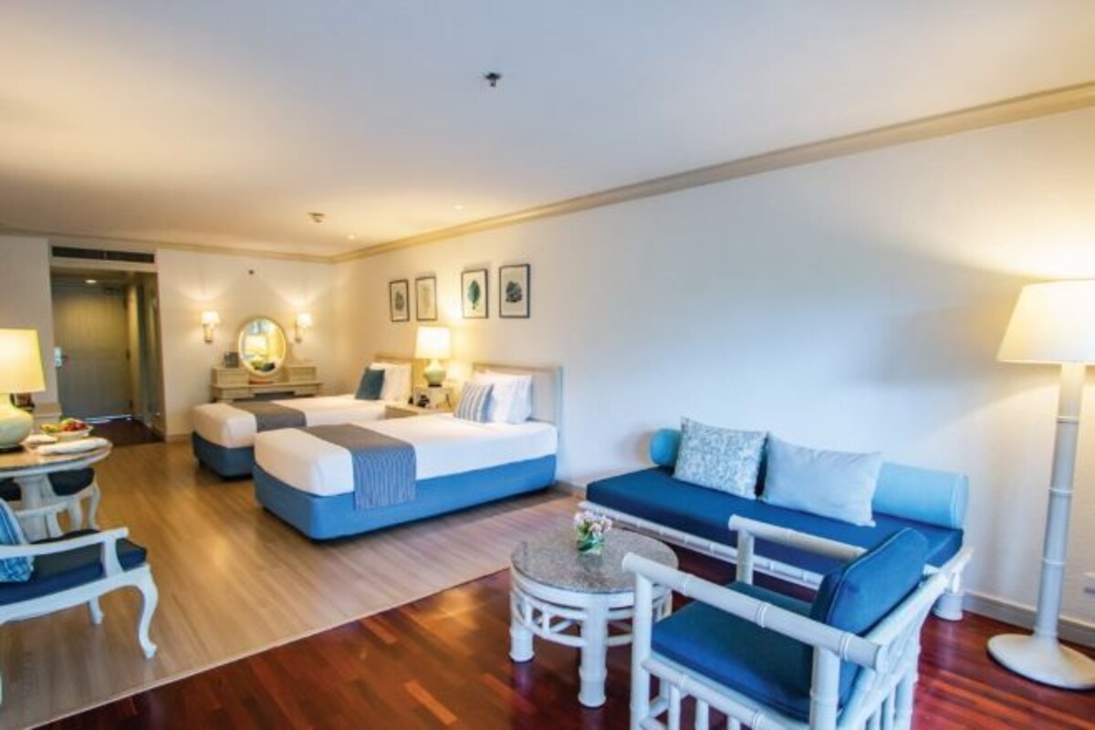 In-room safe, desk, blackout drapes, iron/ironing board (on request)