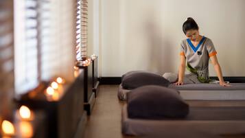 Couples treatment rooms, sauna, hot tub, body treatments, hydrotherapy