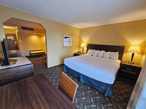 Deluxe Suite, 1 King Bed with Sofa bed, Non Smoking