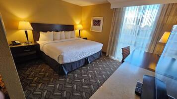 Deluxe Suite, 1 King Bed with Sofa bed, Non Smoking