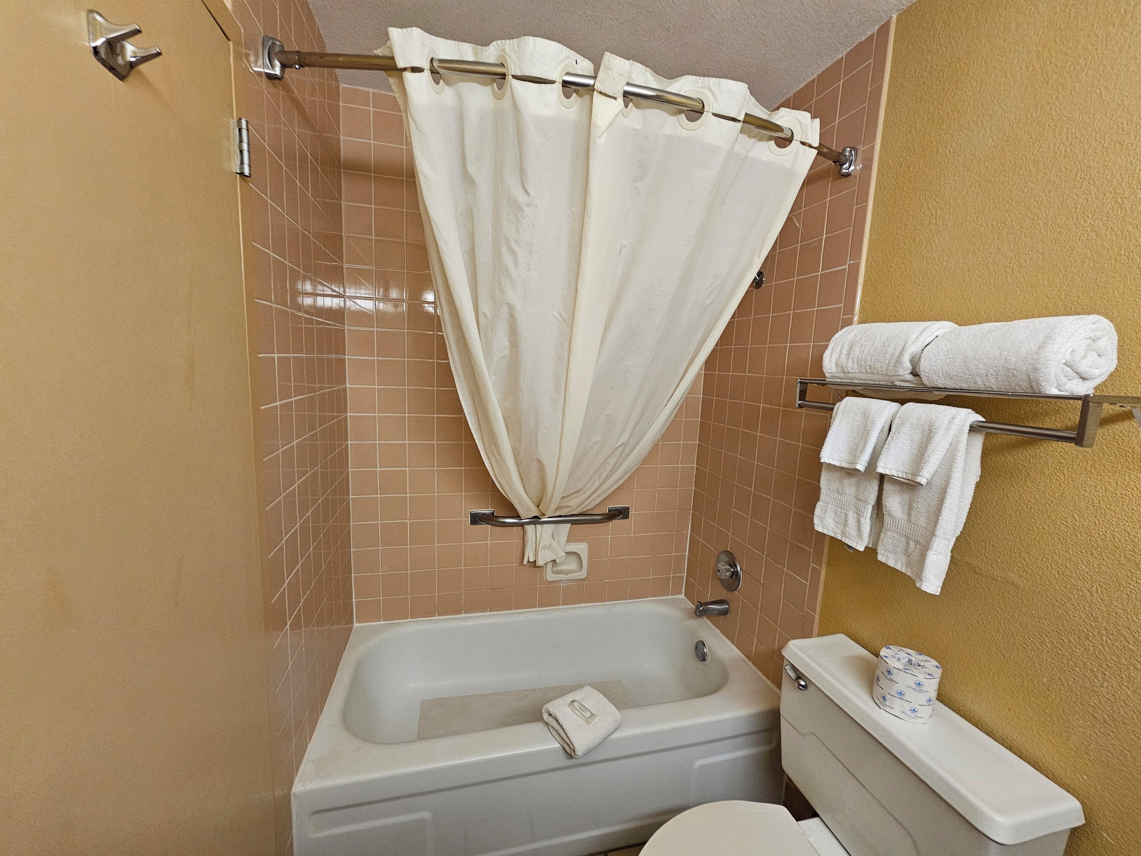 Photo - Clarion Inn & Suites Roswell
