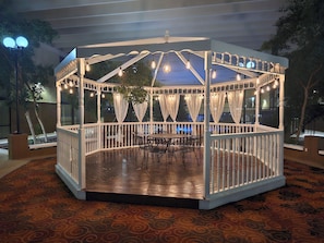 Gazebo - Clarion Inn & Suites Roswell (Roswell)