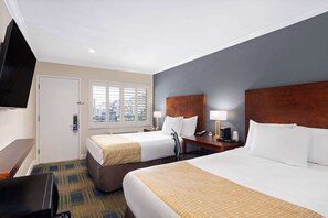 Room, 2 Double Beds, Non Smoking | Soundproofing, iron/ironing board, free WiFi, bed sheets - Travelodge by Wyndham by Fisherman's Wharf (San Francisco)