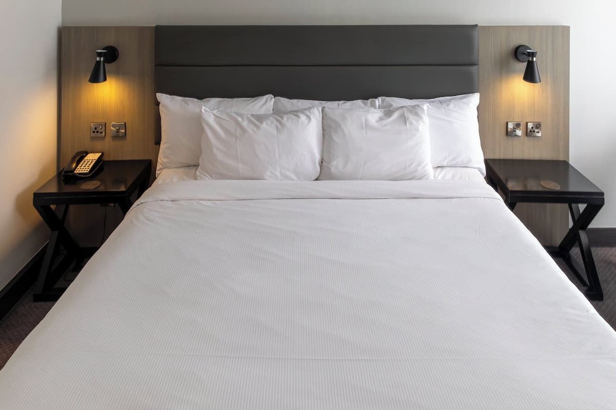 Room, 1 King Bed with Sofa bed, Accessible | Premium bedding, in-room safe, desk, laptop workspace
