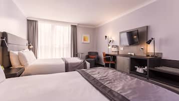 Sängtillbehör av högsta kvalitet och värdeförvaringsskåp på rummet