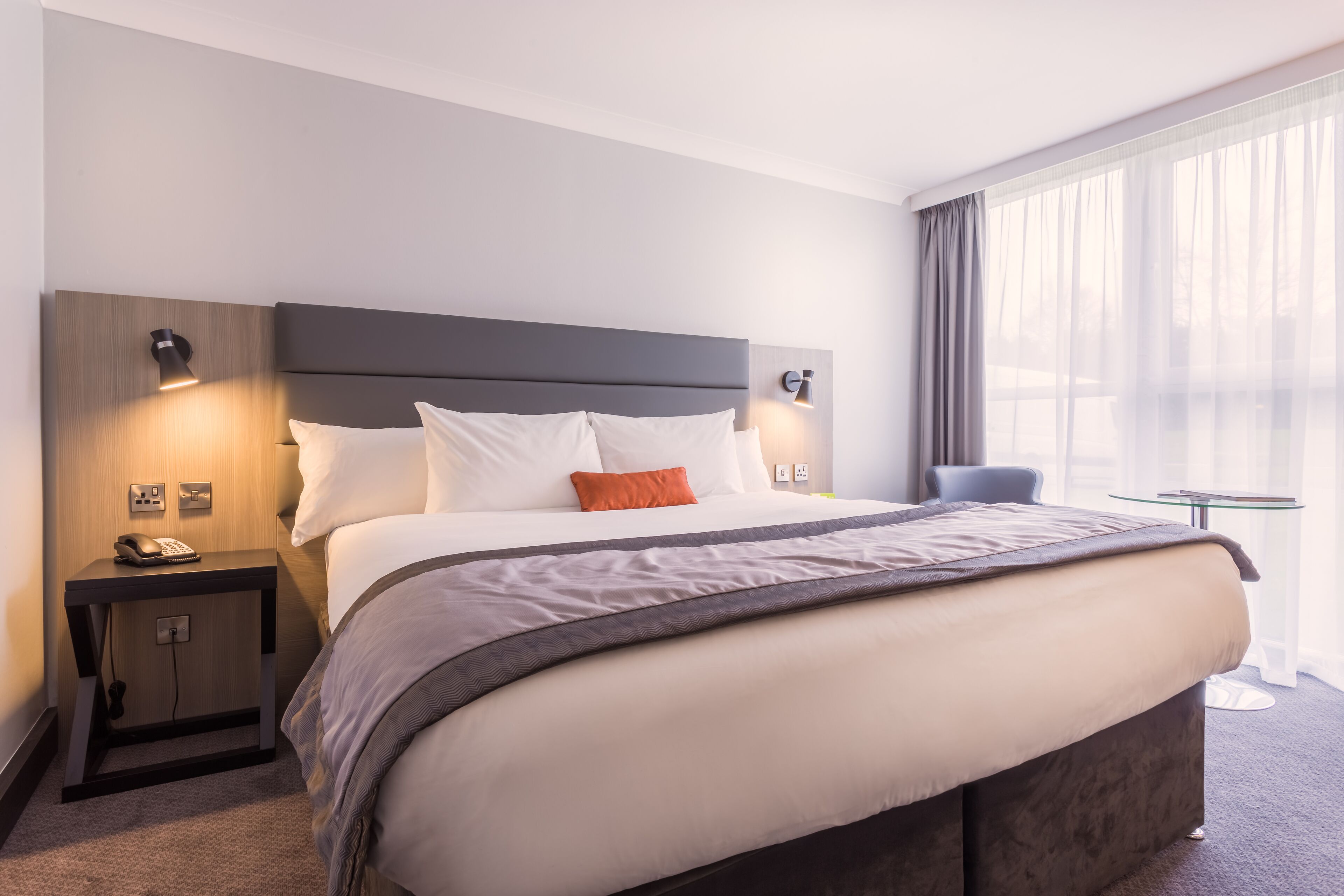Premium Room | Premium bedding, in-room safe, desk, laptop workspace