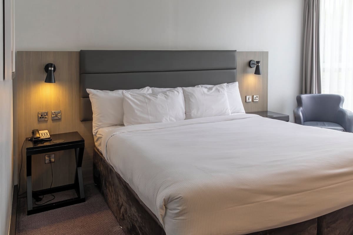 Room, 1 King Bed (Super King) | Premium bedding, in-room safe, desk, laptop workspace