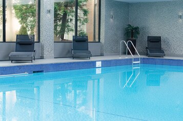 Indoor pool, pool loungers