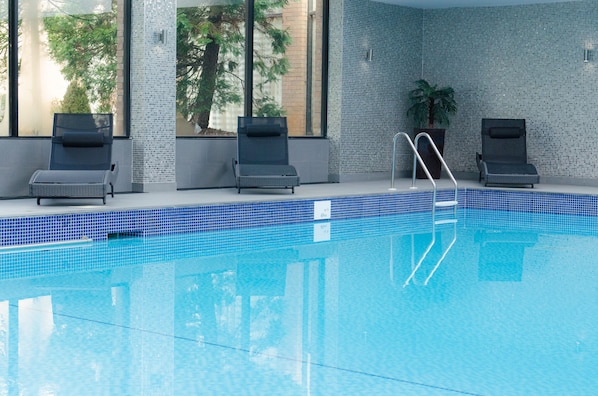 Indoor pool, pool loungers