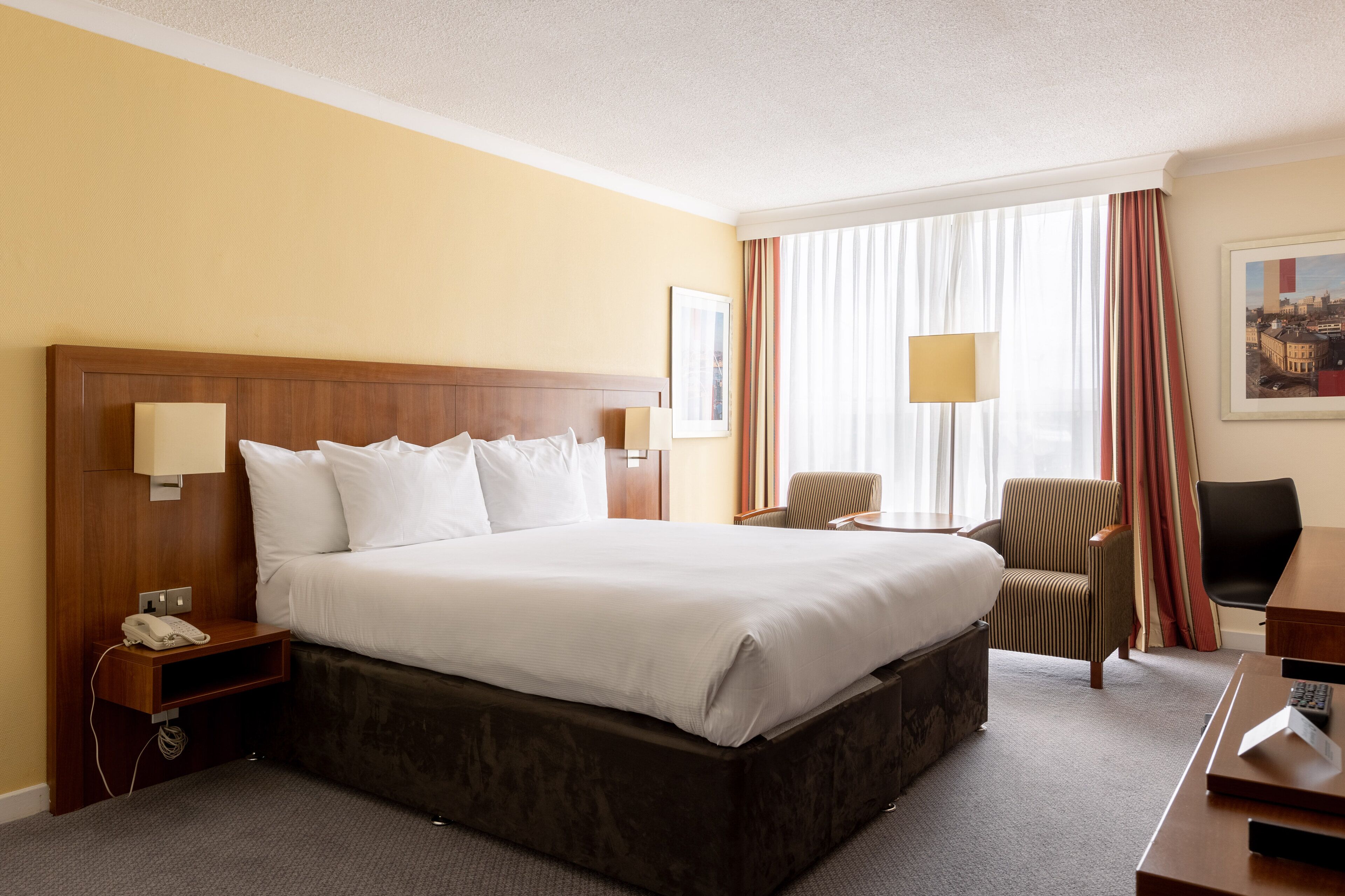 Standard Room, 1 King Bed | Premium bedding, in-room safe, desk, laptop workspace