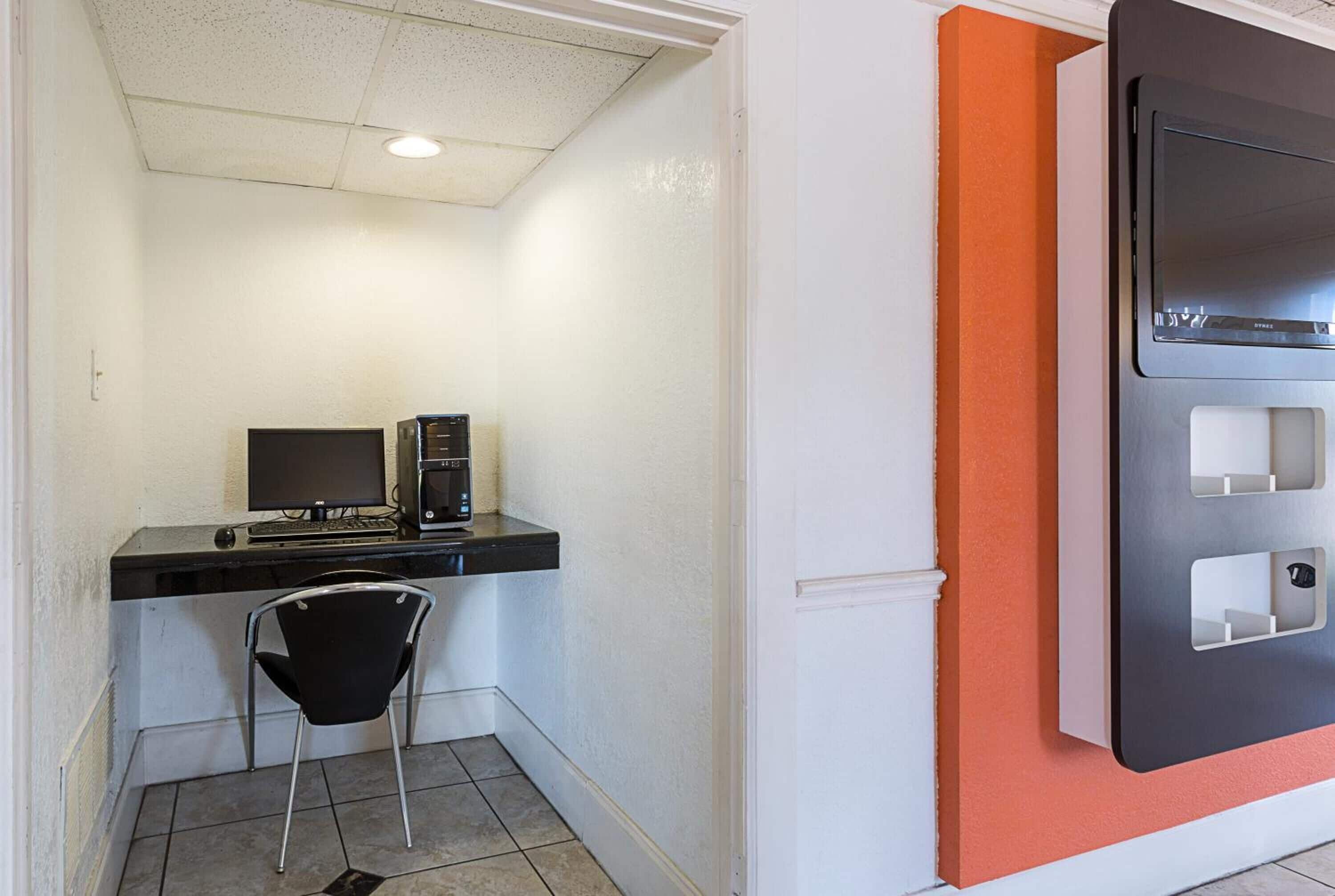 Photo - Motel 6-Dallas, TX - Market Center