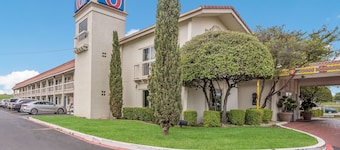 Motel 6 Dallas, TX - Market Center