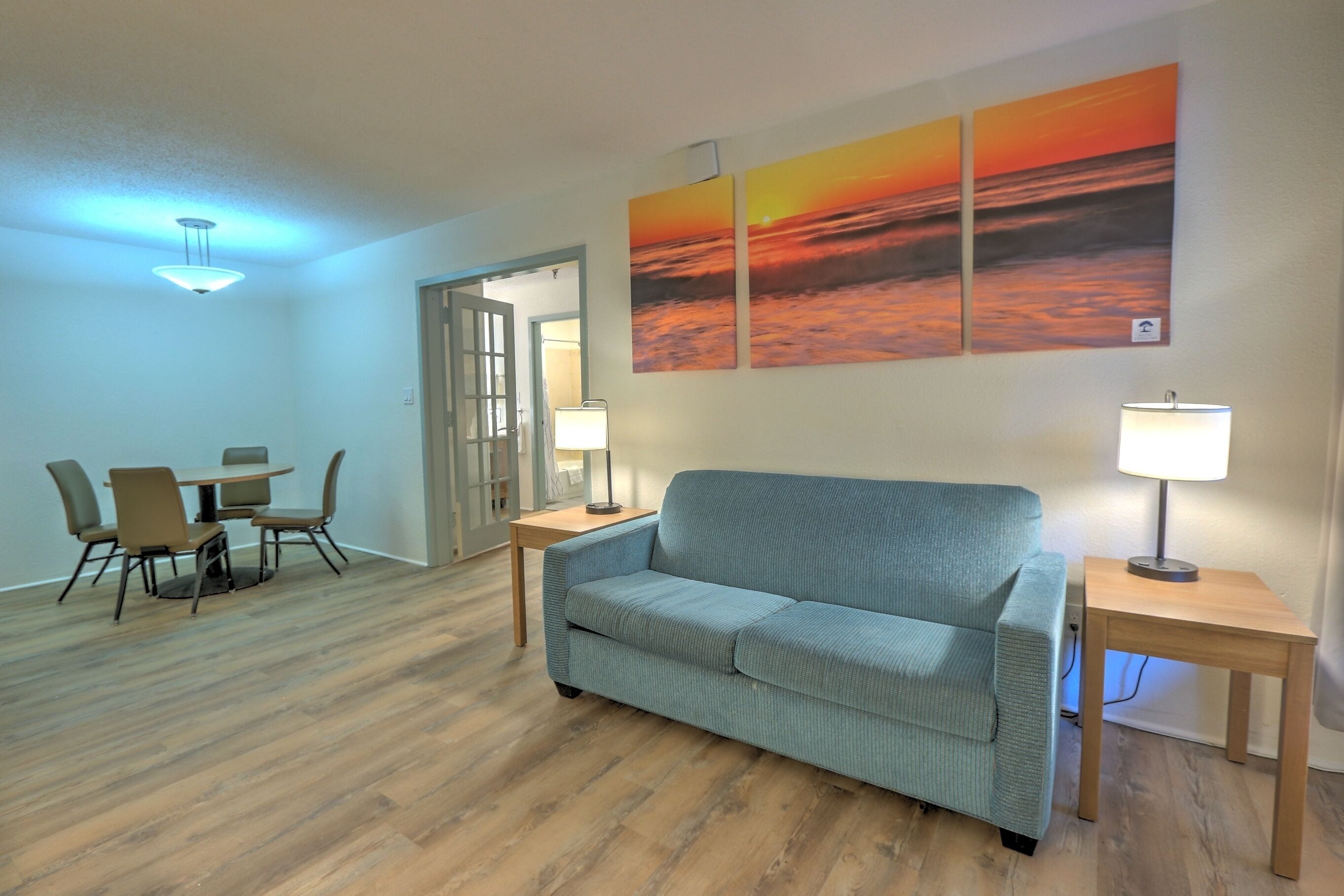 Deluxe Suite | Living area | LCD TV