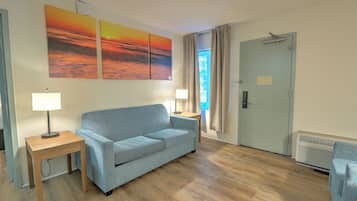 Deluxe suite | Woonruimte | Een lcd-televisie