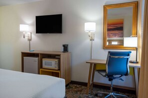 Desk, iron/ironing board, free WiFi, bed sheets