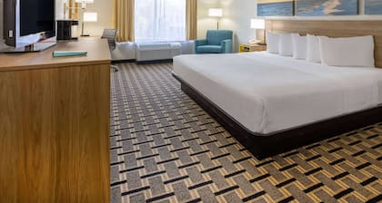 Hotel Carolina, a Days Inn by Wyndham