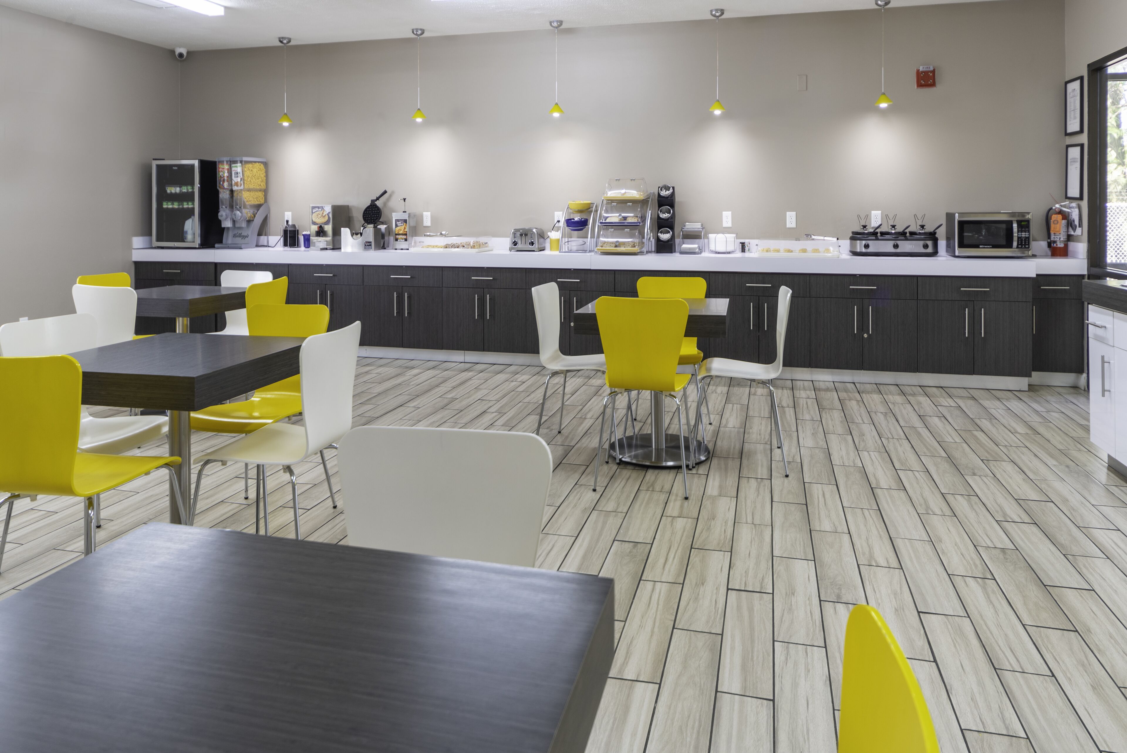 free daily continental breakfast