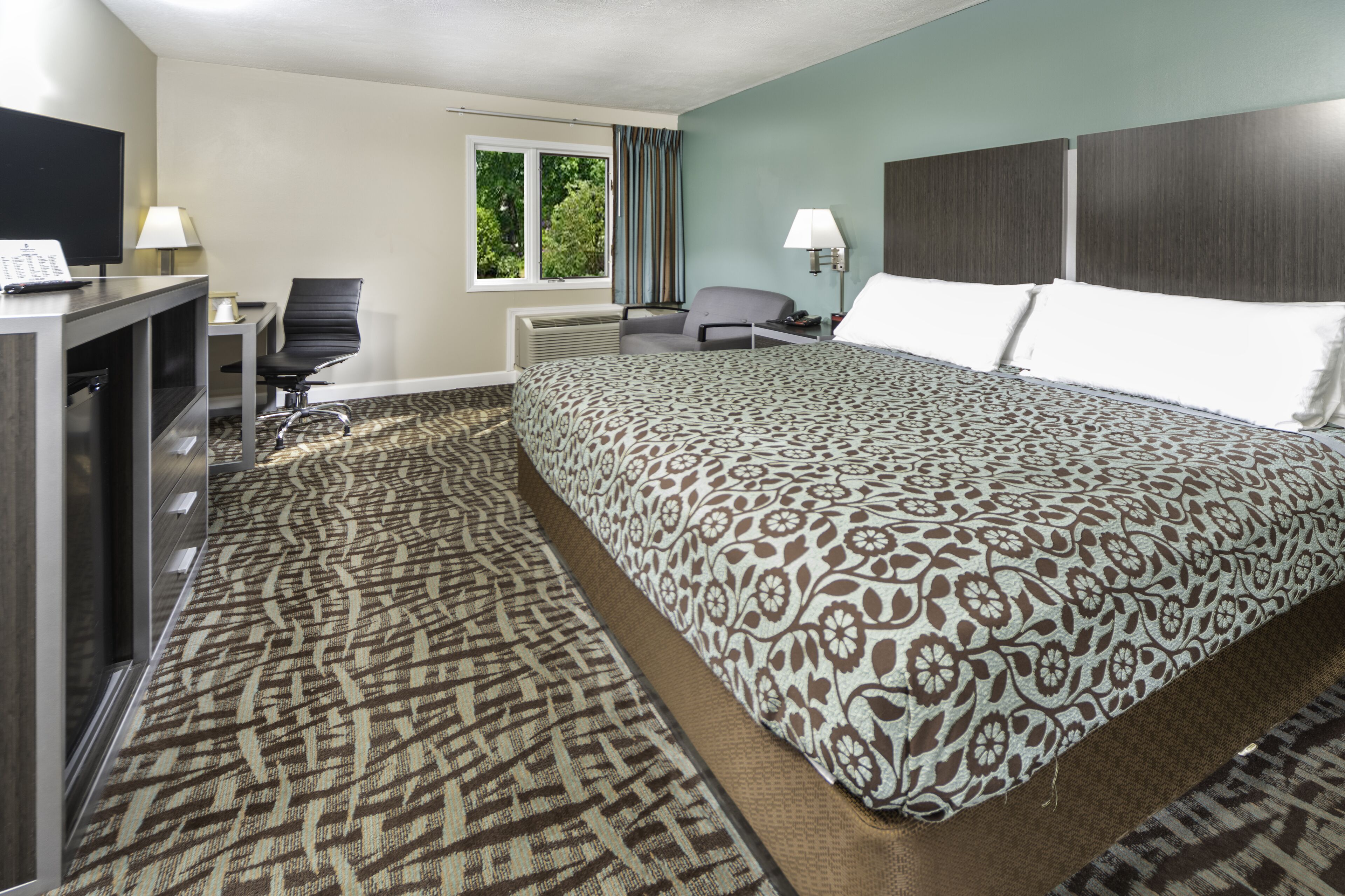 room, 1 king bed (with couch) | 1 bedroom, desk, laptop workspace, blackout curtains