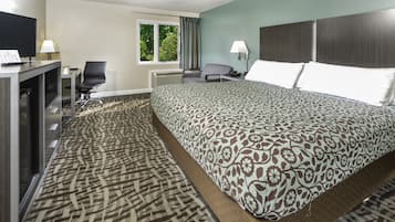 Room, 1 King Bed (with Couch) | Desk, laptop workspace, blackout drapes, iron/ironing board