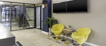 BridgePointe Inn & Suites