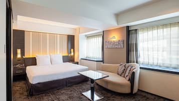 Minibar, in-room safe, desk, free WiFi