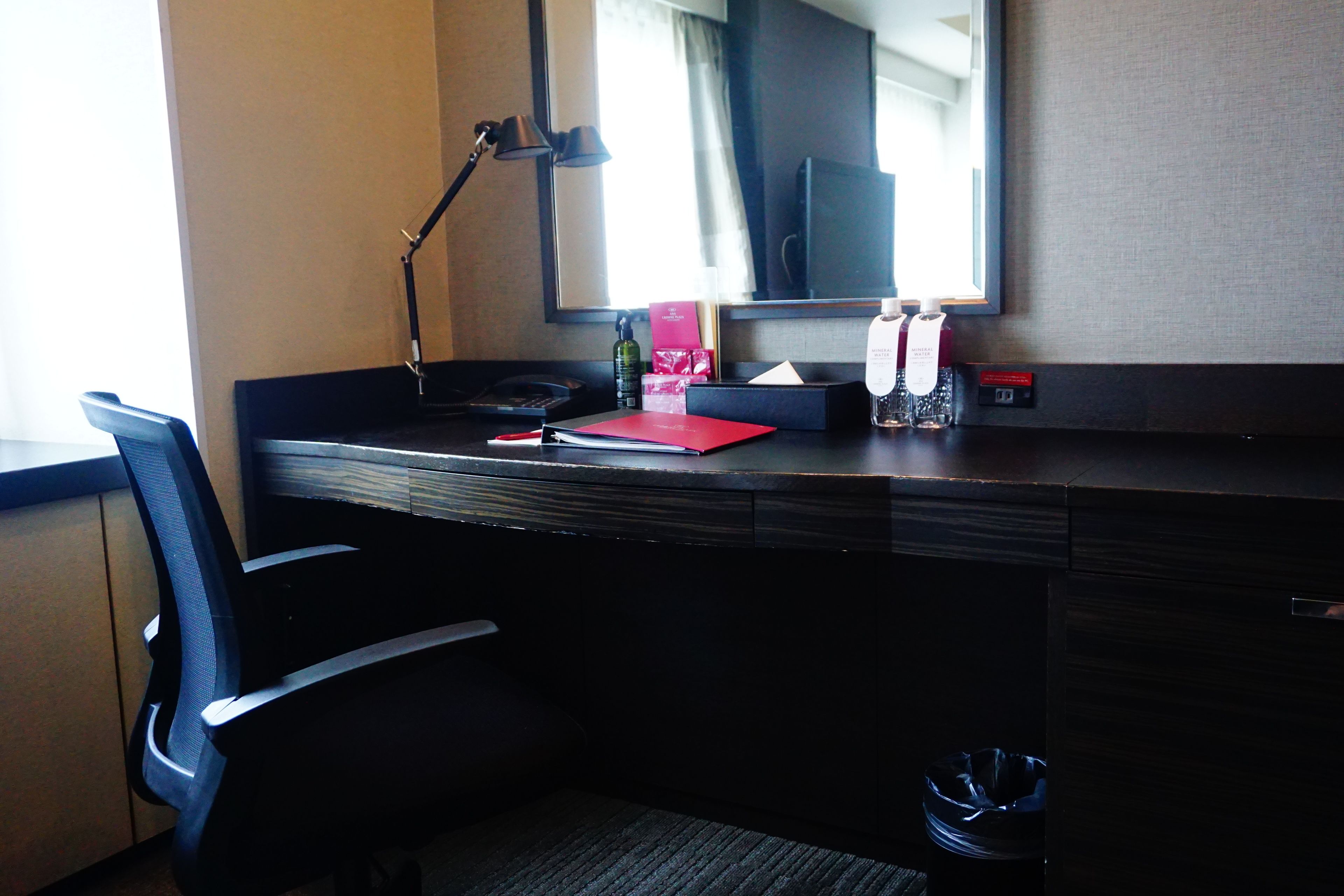 club room, 2 single beds, non smoking | 1 bedroom, minibar, in-room safe, desk