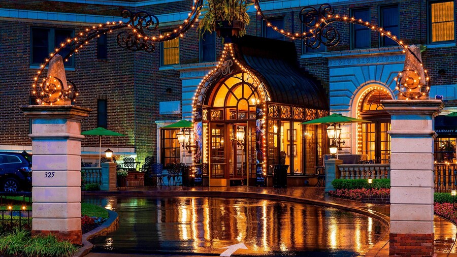 The Raphael Hotel, Autograph Collection