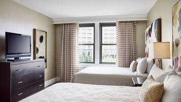 Suite, Beberapa Tempat Tidur | Seprai katun Mesir, seprai premium, bantalan ekstra lembut, dan brankas