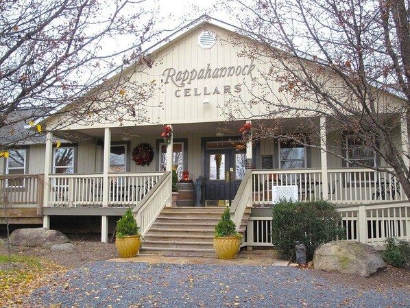 Winery - Baymont by Wyndham Front Royal Near Shenandoah National Park (Front Royal)